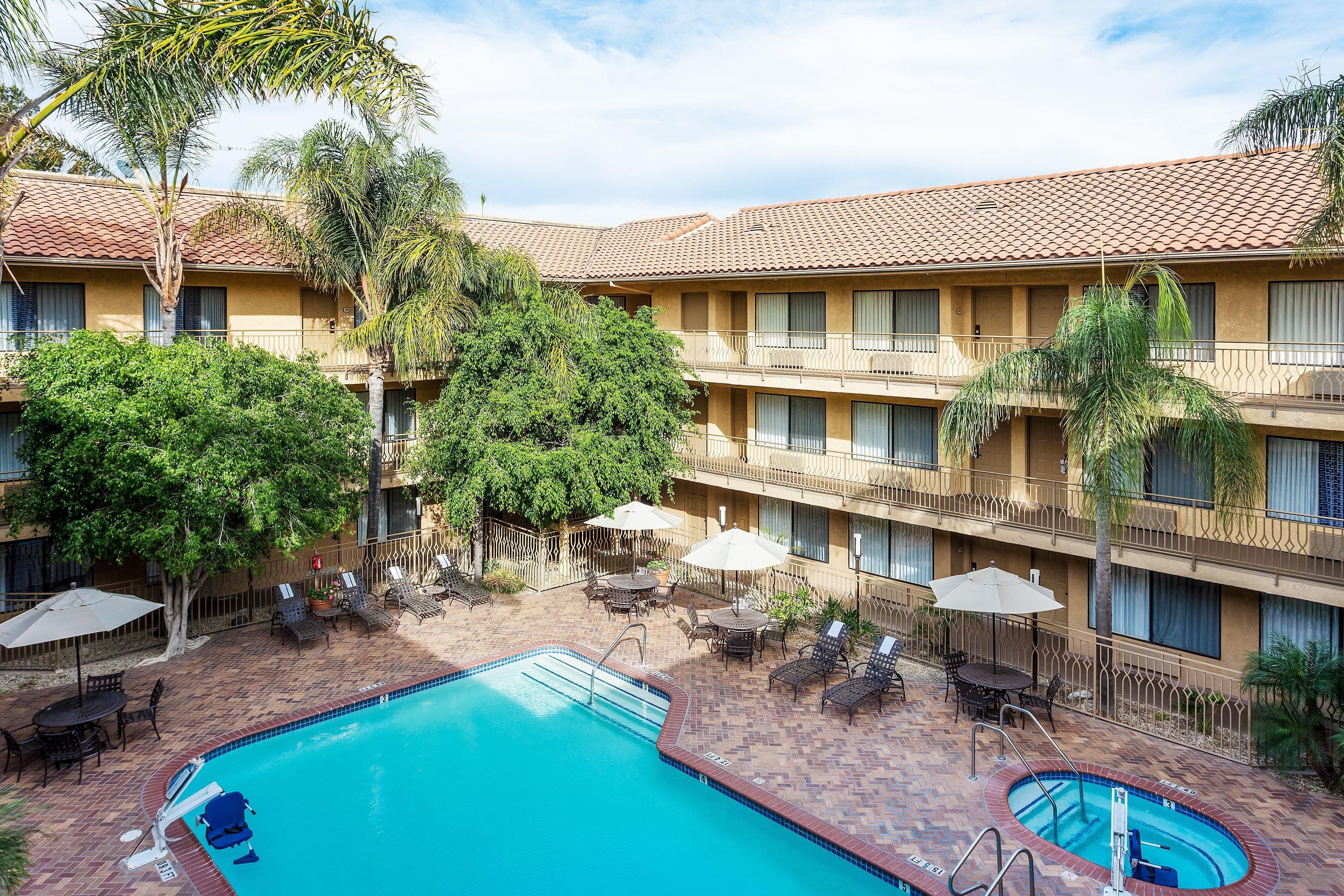 Holiday Inn Express Simi Valley By Ihg Bagian luar foto