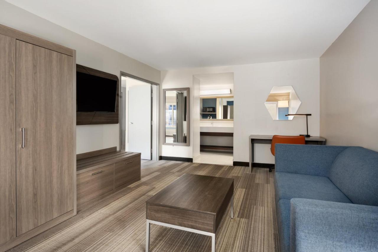 Holiday Inn Express Simi Valley By Ihg Bagian luar foto