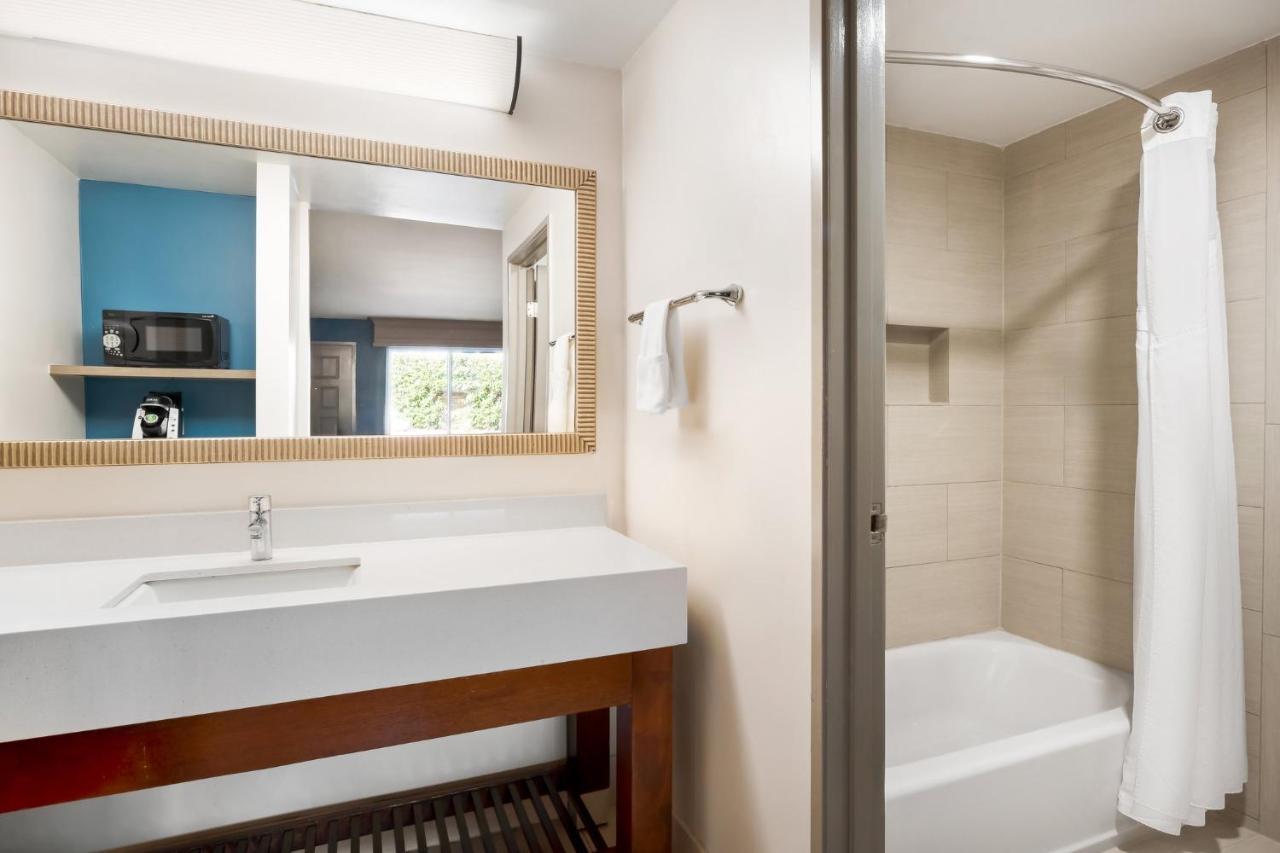 Holiday Inn Express Simi Valley By Ihg Bagian luar foto