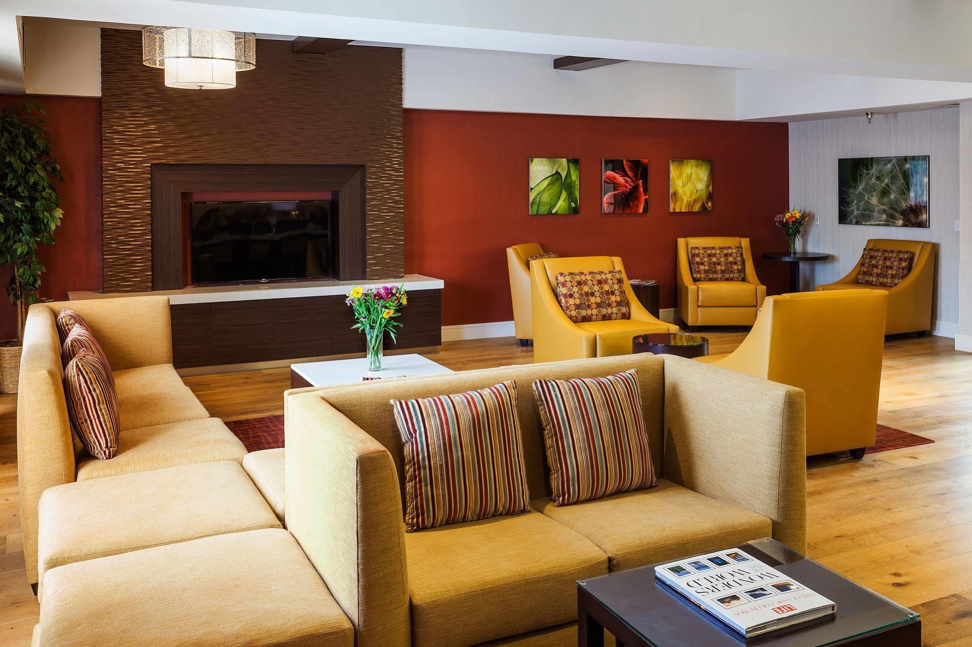 Holiday Inn Express Simi Valley By Ihg Bagian luar foto