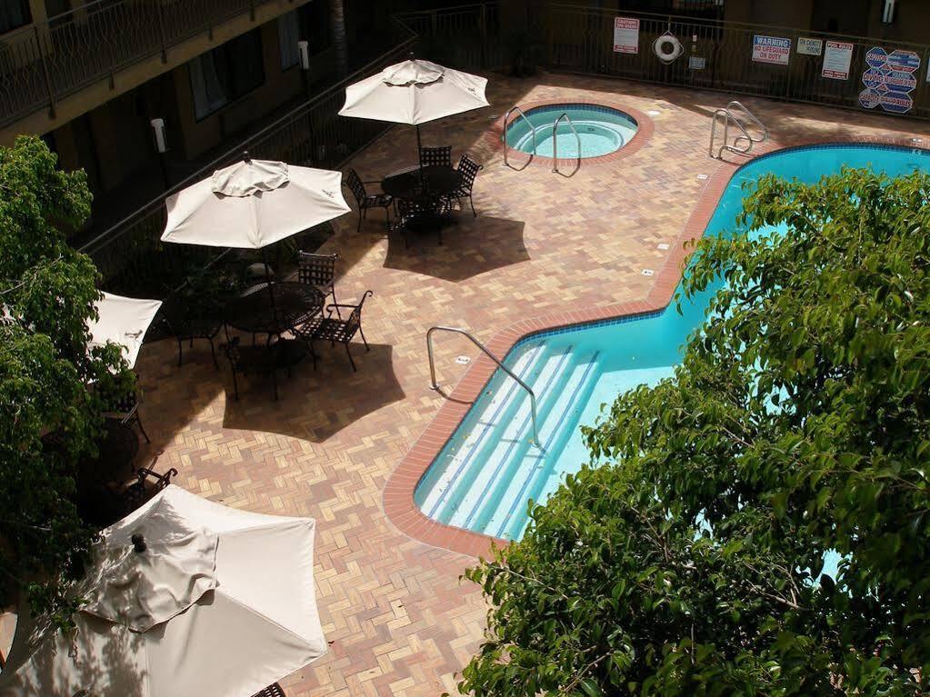 Holiday Inn Express Simi Valley By Ihg Bagian luar foto