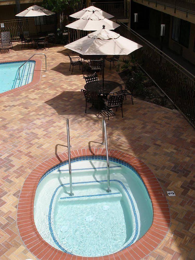 Holiday Inn Express Simi Valley By Ihg Bagian luar foto